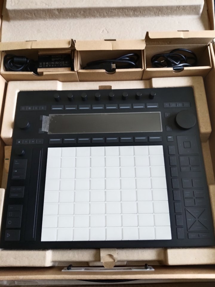 PUSH 3 + ableton live 11 suite de segunda mano · Foto 2 de 4 · Málaga · 940 €