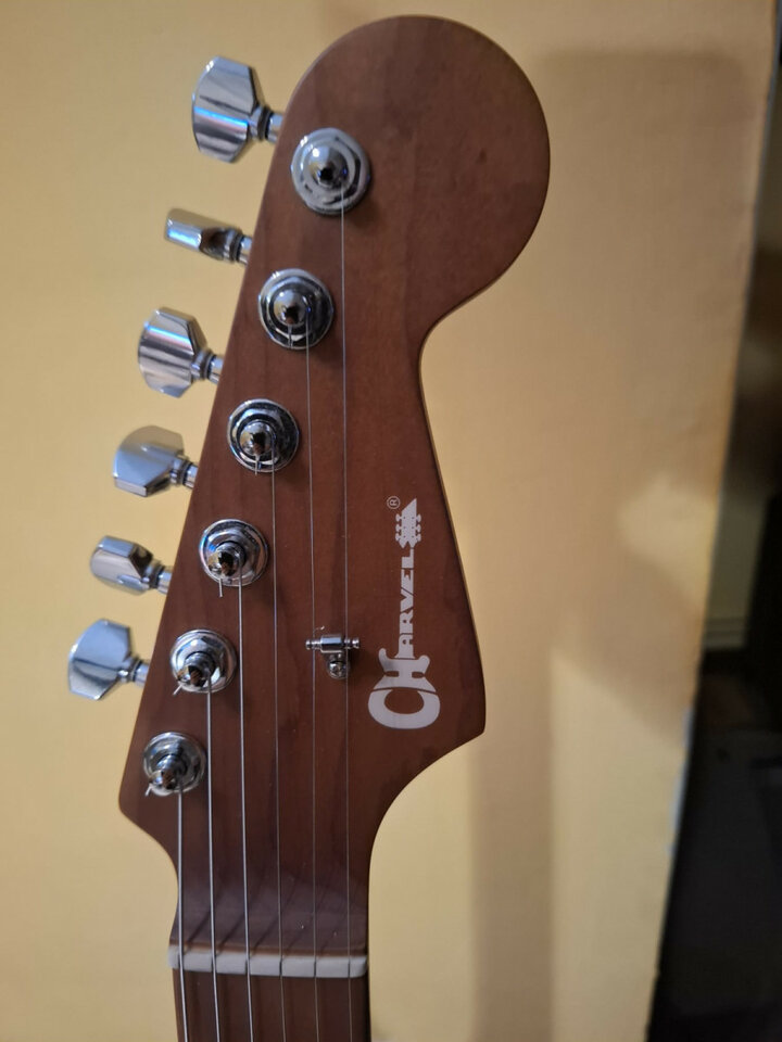 CHARVEL RICK GRAHAM Signature  ( REBAJA 200 euros !! por traslado de Pais )