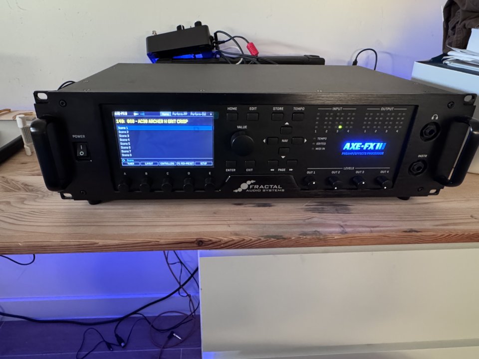 AXE FX III de segunda mano · Foto 1 de 6 · Madrid · 1850 €