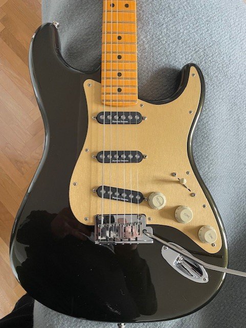 Fender Stratocaster American Ultra 2023 Texas Tea