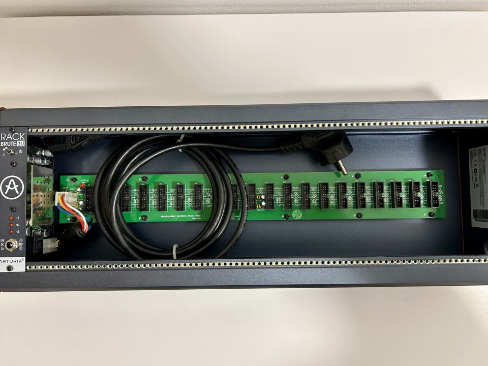 Arturia RackBrute 3U – 88HP Eurorack Case