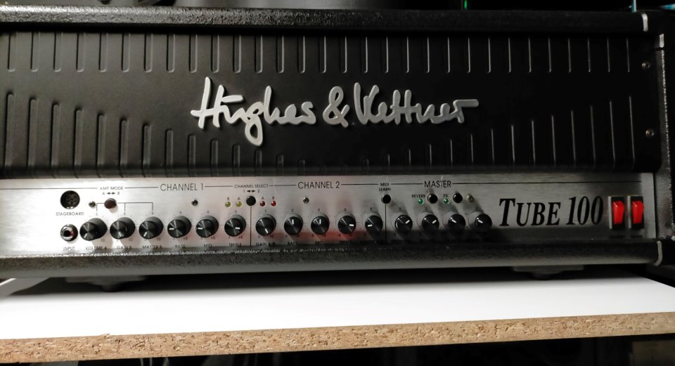 Hughes & Kettner Tube 100 ( Válvulas - Alemán)