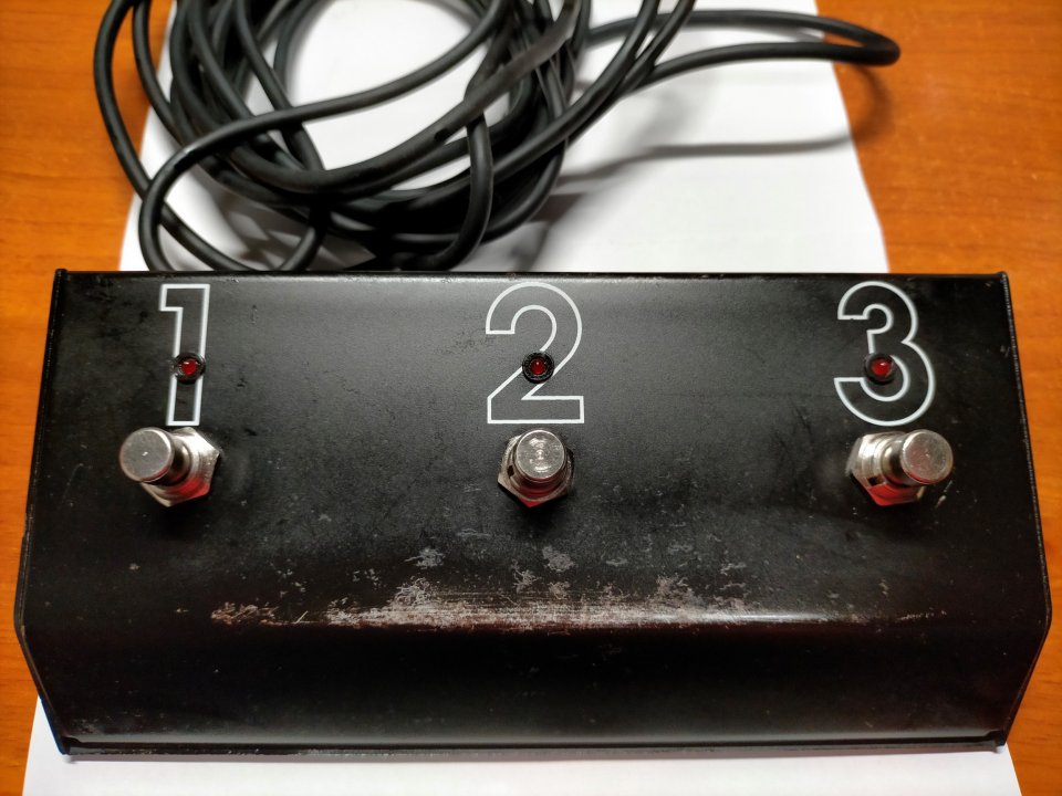 Hughes & Kettner Tube 100 ( Válvulas - Alemán)