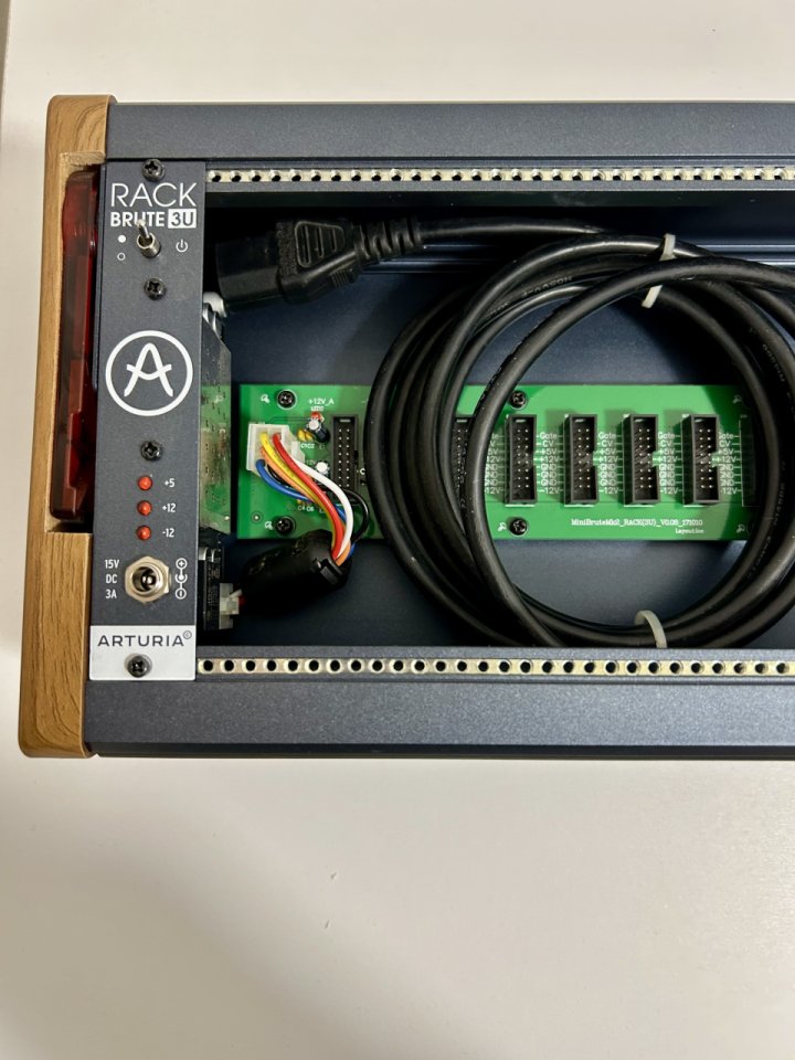 Arturia RackBrute 3U – 88HP Eurorack Case