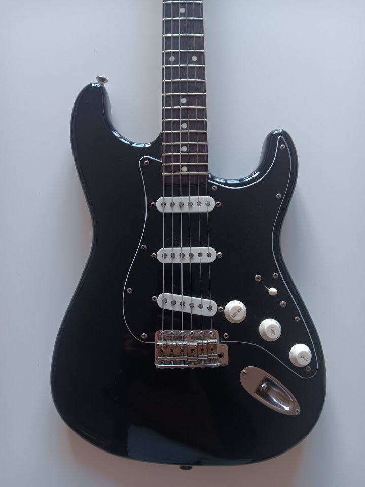 Squier stratocaster serie E Japan 1984-1987 REBAJADA