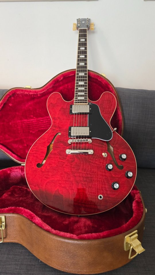 Gibson ES-335 60s Sixties Block Figured Cherry de segunda mano · Foto 1 de 7 · Sevilla · 2999 €