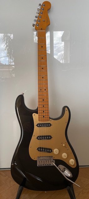 Fender Stratocaster American Ultra 2023 Texas Tea