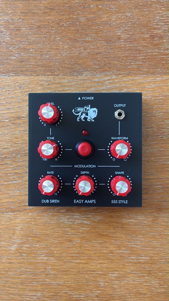 Dub Siren synth de segunda mano · Foto 1 de 5 · Madrid · 150 €