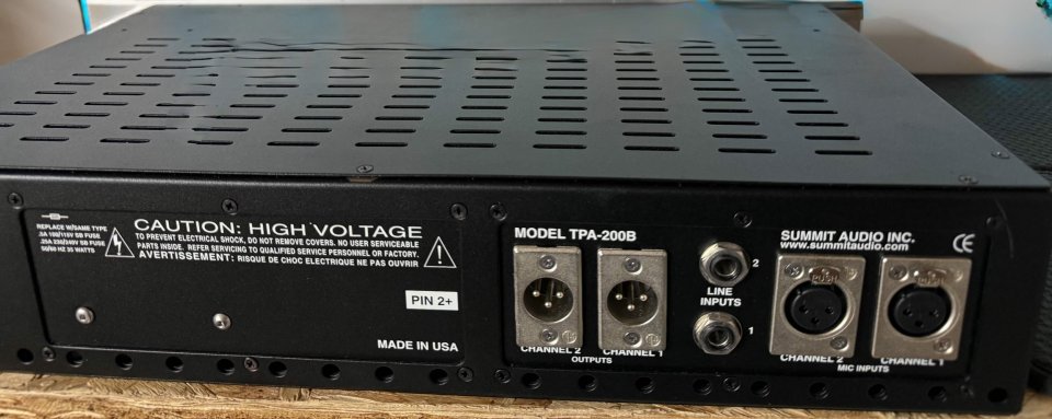 Pre Microfono Summit Audio TPA200B