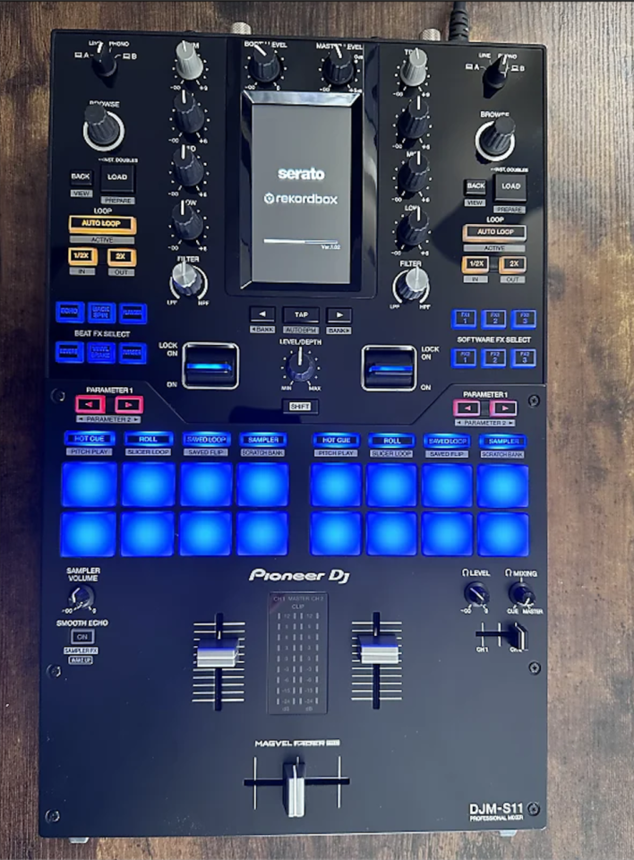 Mesa Mezclas Pioneer DJM-S11 NUEVA