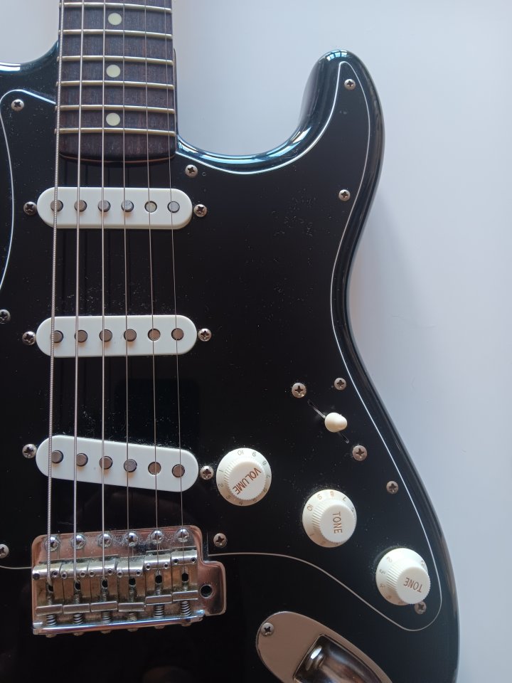 Squier stratocaster serie E Japan 1984-1987 REBAJADA