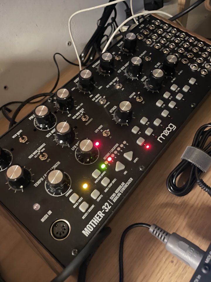 Moog mother 32