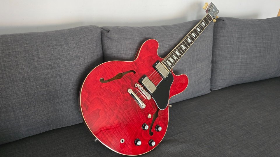 Gibson ES-335 60s Sixties Block Figured Cherry de segunda mano · Foto 4 de 7 · Sevilla · 2999 €