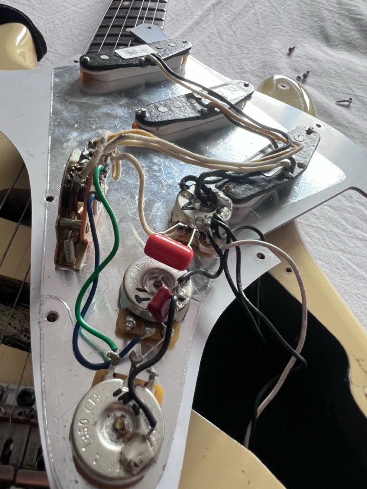 Fender Stratocaster de segunda mano · Foto 8 de 10 · Bizkaia · 550 €