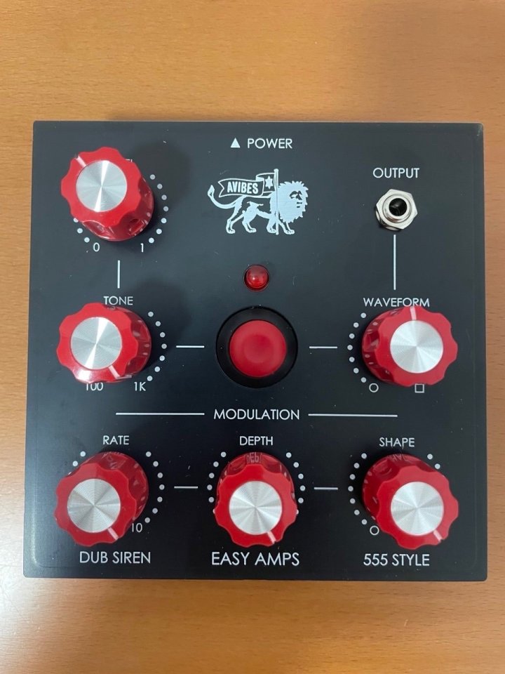 Dub Siren synth de segunda mano · Foto 3 de 5 · Madrid · 150 €