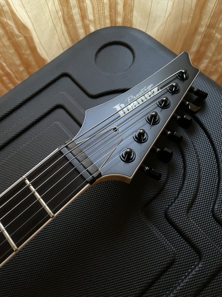 Ibanez PRESTIGE RGR652AHBF *impecable* de segunda mano · Foto 3 de 7 · Badajoz · 900 €