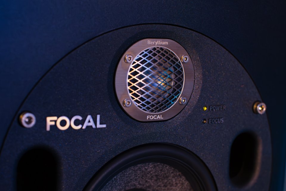 Focal Trio11 Be + ISO-PUCK 76 + Soportes e2MD Premium (H PRO) de segunda mano · Foto 2 de 4 · Las Palmas · 6500 €