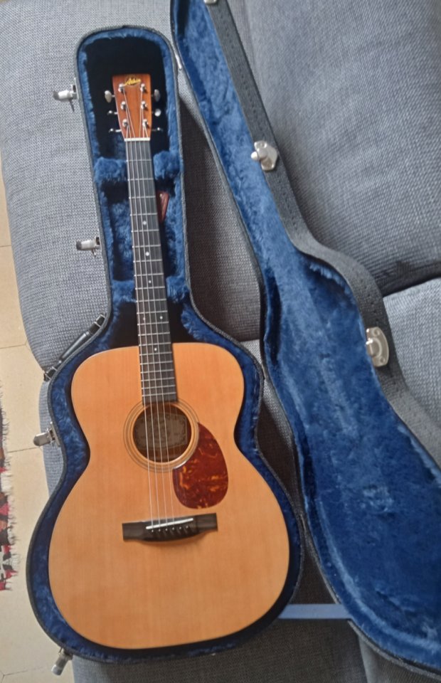 Guitarra acústica Atkin OM