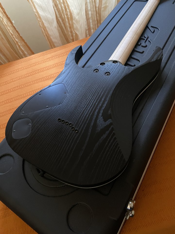 Ibanez PRESTIGE RGR652AHBF *impecable* de segunda mano · Foto 6 de 7 · Badajoz · 900 €