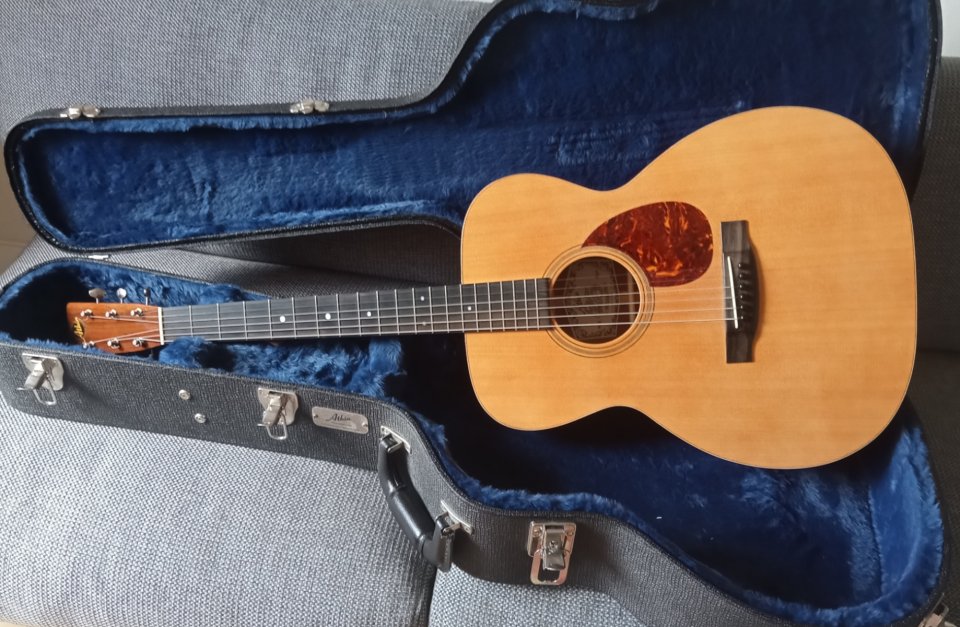 Guitarra acústica Atkin OM
