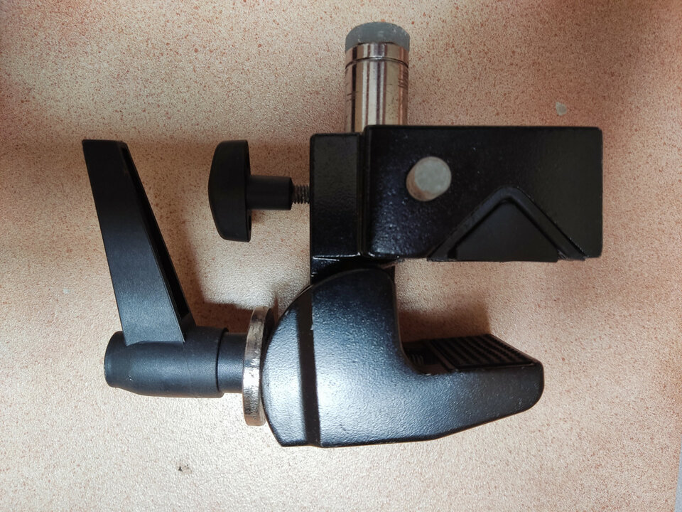 Abrazadera universal Global Truss