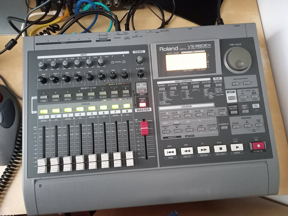 Roland VS-880EX
