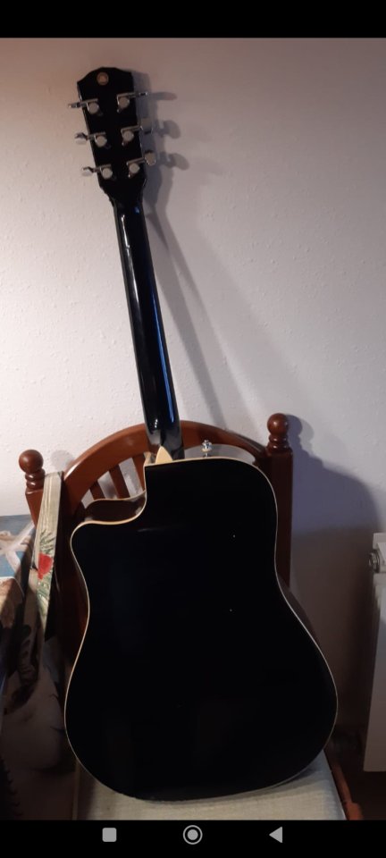 Fender Dreadnought Cutaway, Tapa Arce laminada  T-Bucket 300CE  Acústica