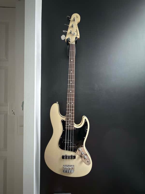 Fender Aerodyne Jazz Bass edición limitada de segunda mano · Foto 1 de 2 · A Coruña · 800 €