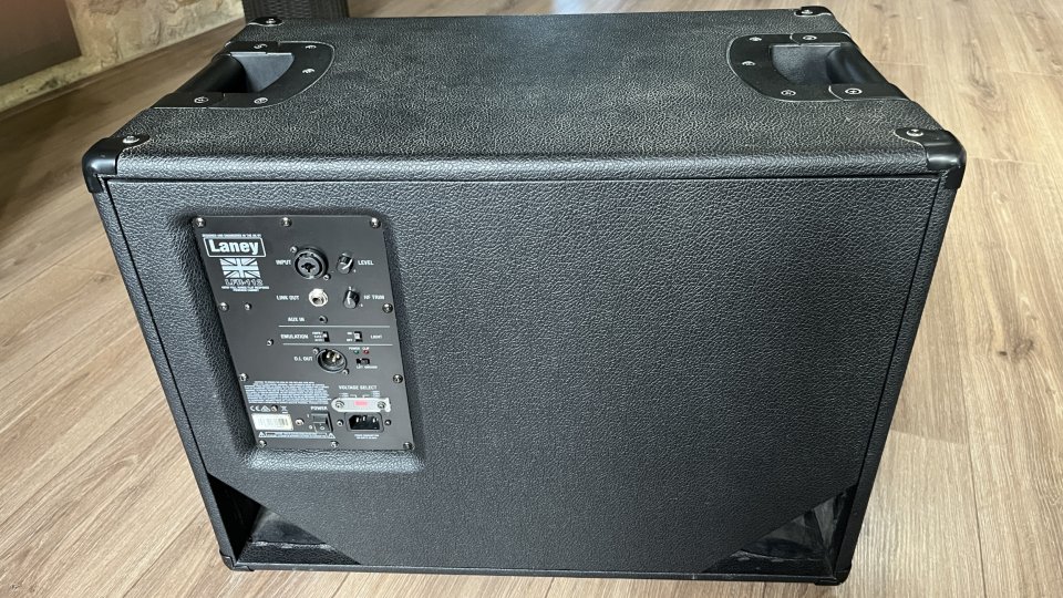 Pantalla Activa Laney LFR-112 FRFR de segunda mano · Foto 5 de 6 · Girona · 300 €