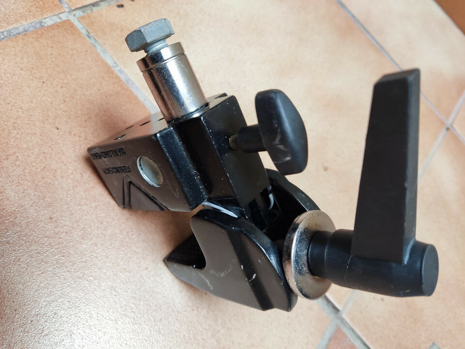 Abrazadera universal Global Truss