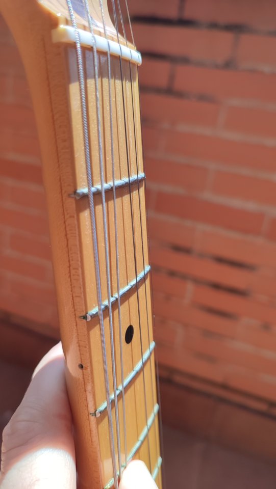 Stratocaster 56 Shell Pink MIJ de 1997 de segunda mano · Foto 6 de 8 · Toledo · 1200 €