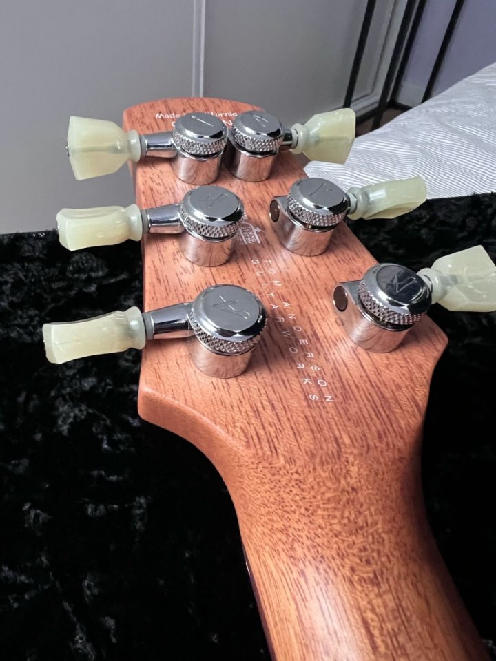 Tom Anderson Bobcat custom. Fotos.  CAMBIOS