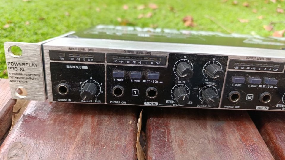 Behringer Powerplay PRO-XL HA4700 Amplificador distribuidor de auriculares de segunda mano · Foto 2 de 7 · Barcelona · 50 €