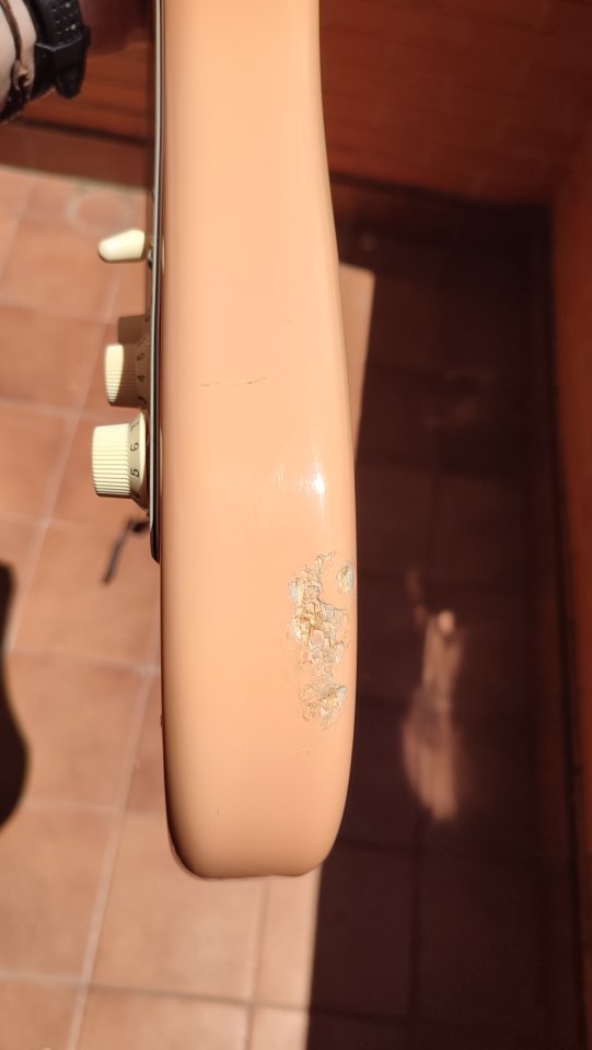 Stratocaster 56 Shell Pink MIJ de 1997 de segunda mano · Foto 8 de 8 · Toledo · 1200 €