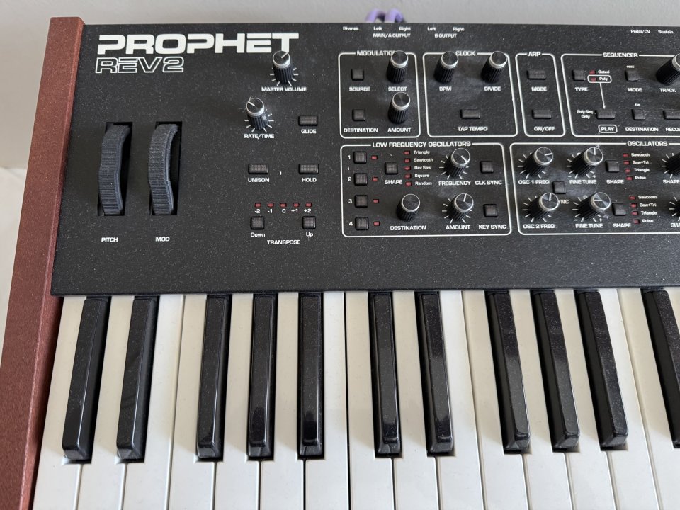 Prophet Rev 2 Sequential de segunda mano · Foto 2 de 2 · Barcelona · 2400 €