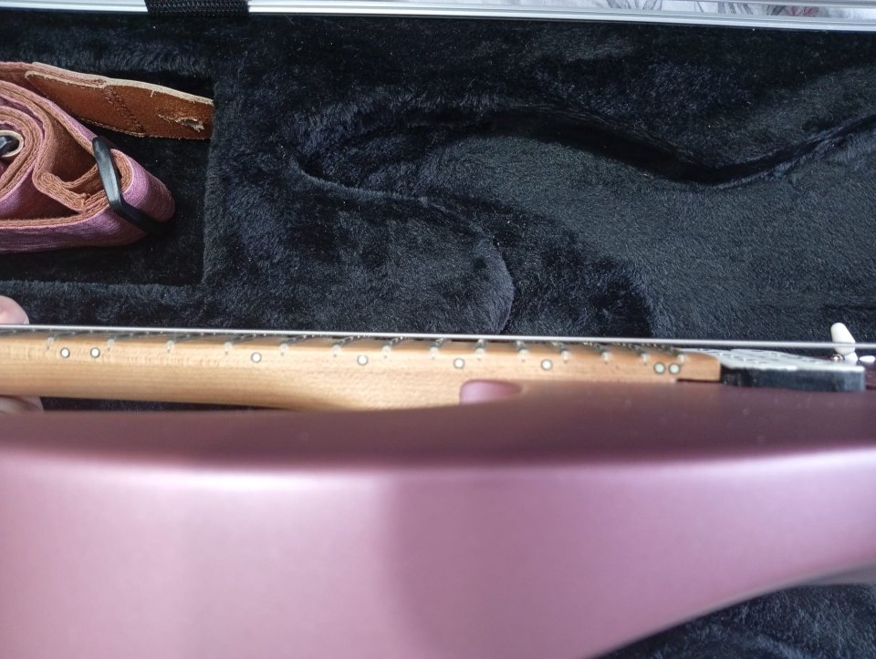 Charvel Pro-Mod DK24 HH 2PT CM Burgundy Mist + estuche original Charvel de segunda mano · Foto 6 de 10 · A Coruña · 780 €