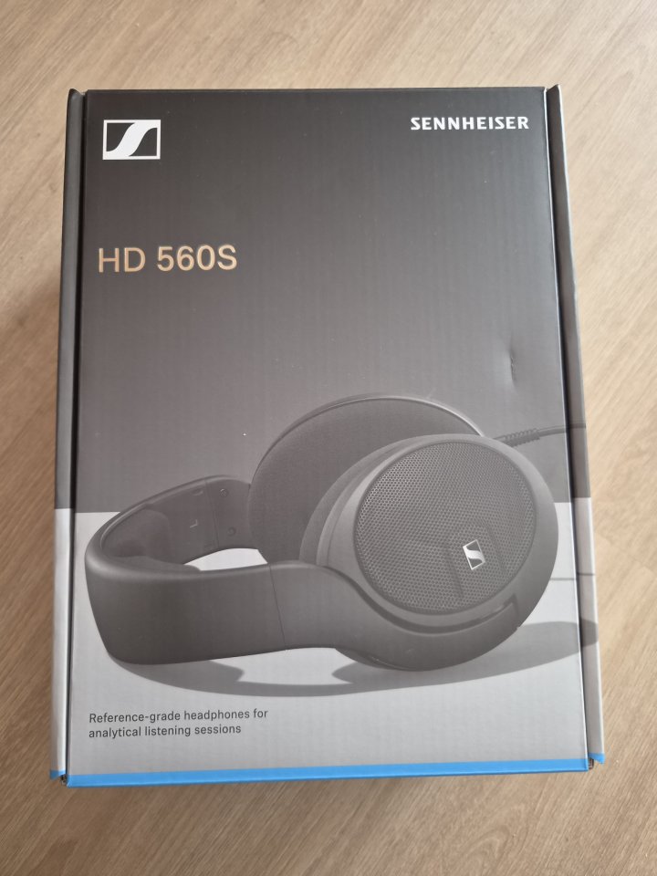 Auriculares Sennheiser HD 560S de segunda mano · Foto 1 de 9 · Palencia · 85 €