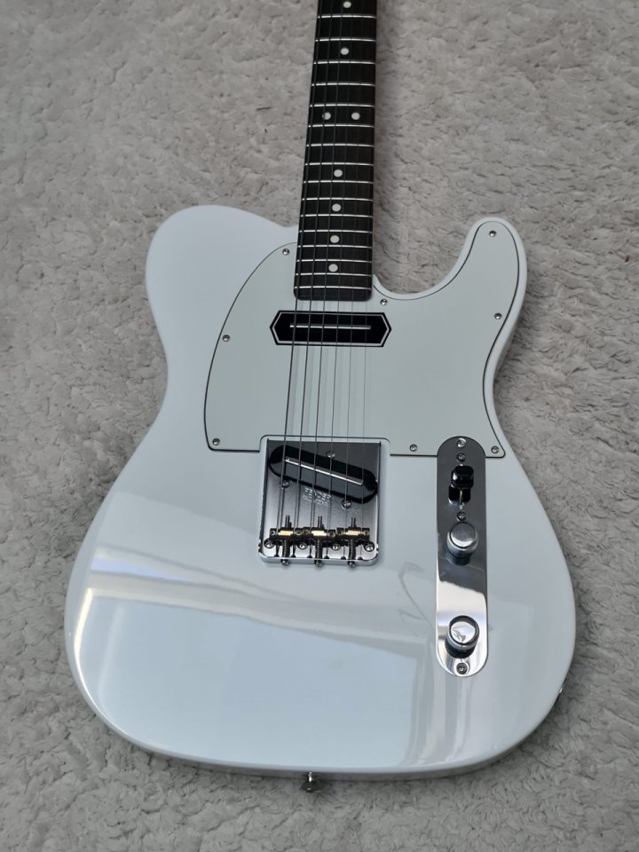 Fender Telecaster Hybrid II (Japan) Charlie Christian, muy ligera
