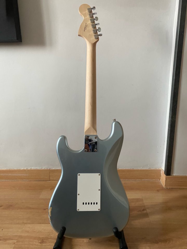 Squier Affinity Stratocaster Slick Silver de segunda mano · Foto 6 de 8 · Madrid · 135 €