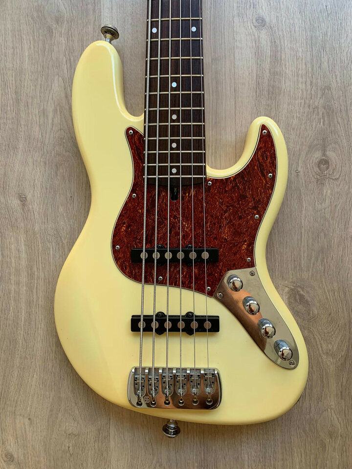 Bajo Clover Aperion 6 Classic