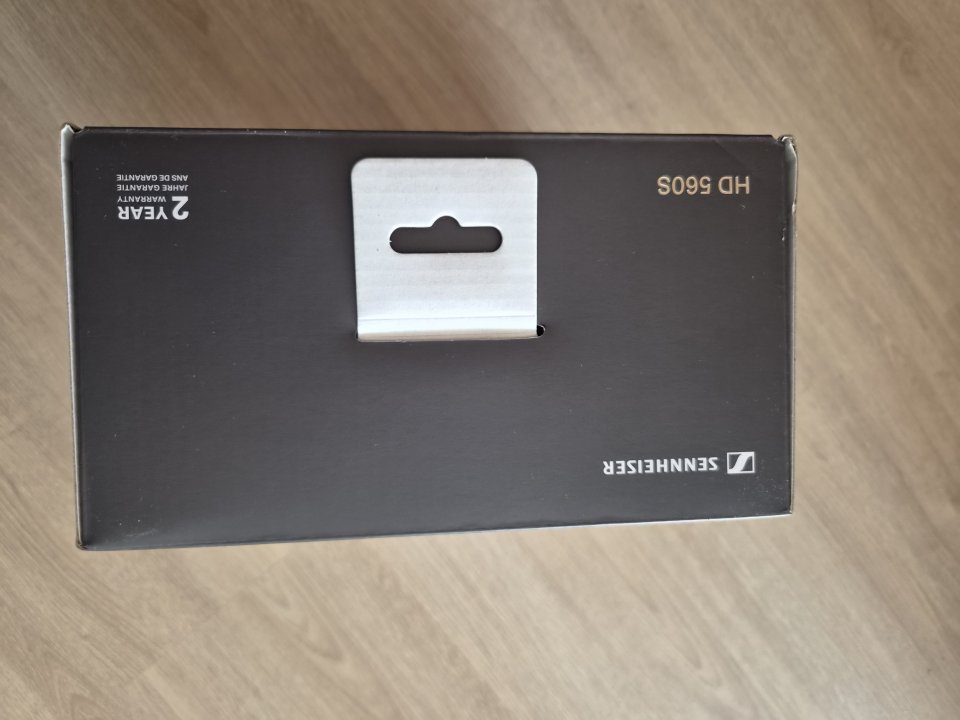 Auriculares Sennheiser HD 560S de segunda mano · Foto 4 de 9 · Palencia · 85 €