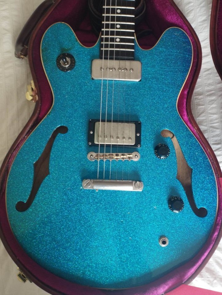 Guitarra General Vintage Tone Hollow King de segunda mano · Foto 1 de 10 · Madrid · 2100 €