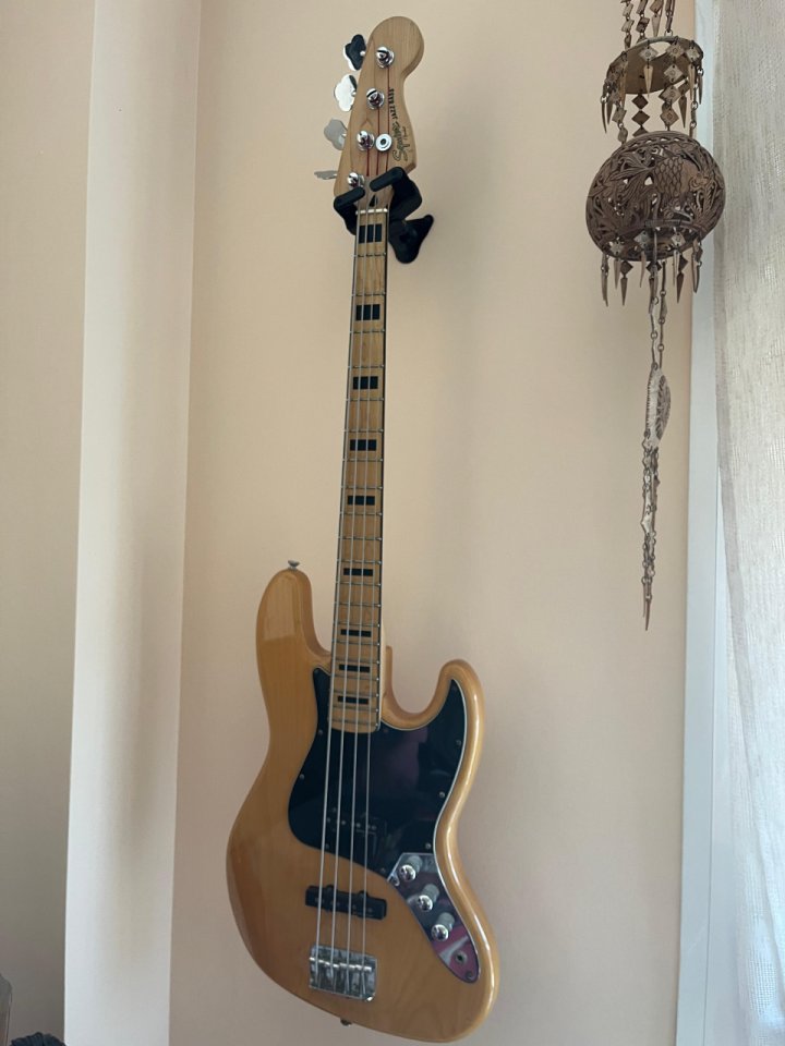 Squier Jazz Bass