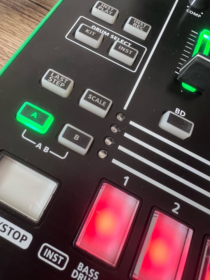 Roland tr8 de segunda mano · Foto 6 de 6 · A Coruña · 220 €