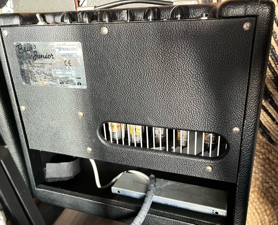 Fender Blues Jr de segunda mano · Foto 4 de 4 · Huelva · 400 €