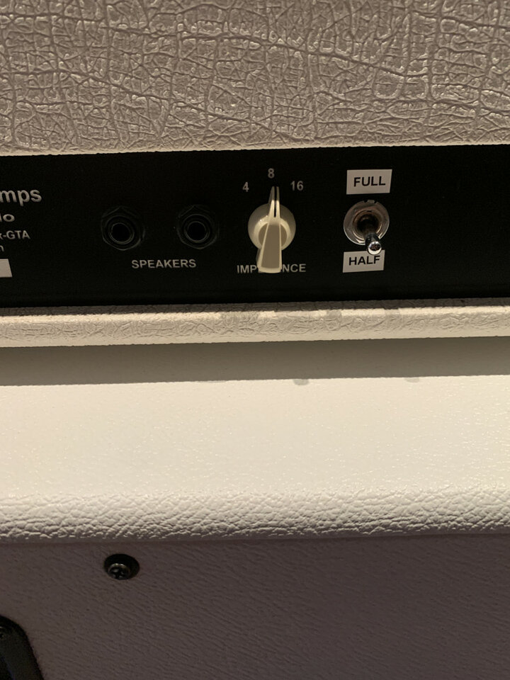 Amplificador guitarra George GTA Tornado Head+Cabinet 2x12