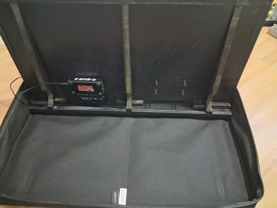 Gator GPT-PRO-PWRPedalboard with Bag Gator de segunda mano · Foto 6 de 8 · Madrid · 90 €