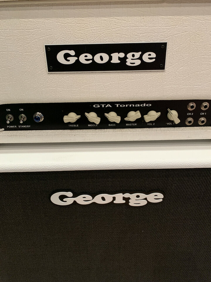 Amplificador guitarra George GTA Tornado Head+Cabinet 2x12