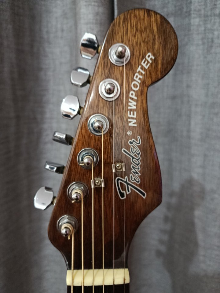 Guitarra Fender NewPorter Acústica 80s de segunda mano · Foto 4 de 10 · Alicante · 800 €