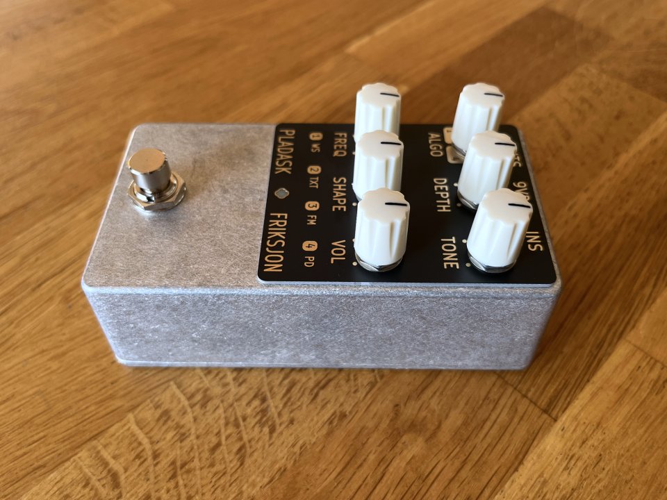 Pladask Elektrisk Stereo Friksjon – Nuevo a estrenar / En caja original (BNIB) de segunda mano · Foto 2 de 4 · Barcelona · 459 €